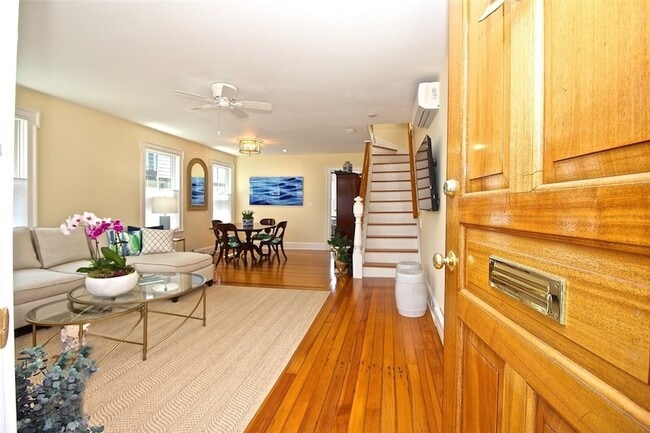 Photo - 105 John St