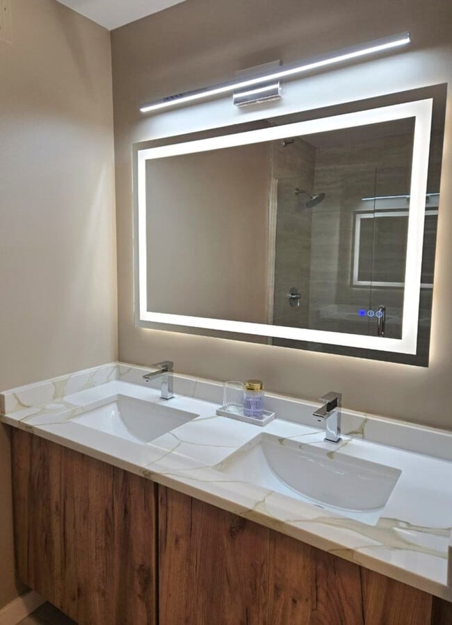 Photo - 200 N Dearborn St Unit ID1294898P