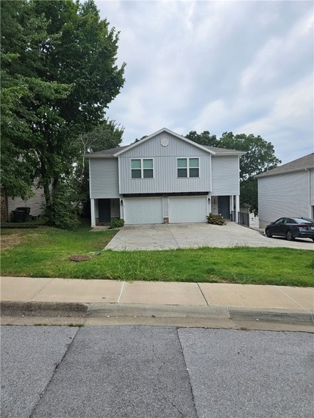 Building Photo - 2483 N Brophy Ave