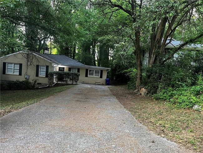 Building Photo - 1840 Camellia Dr