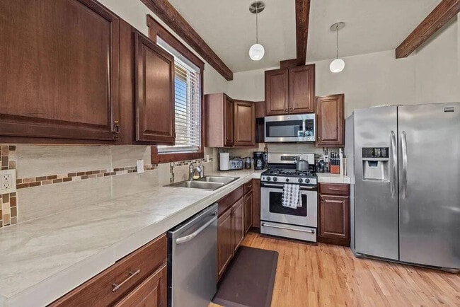 Photo - 1018 NW Ogden Ave Unit ID1330990P