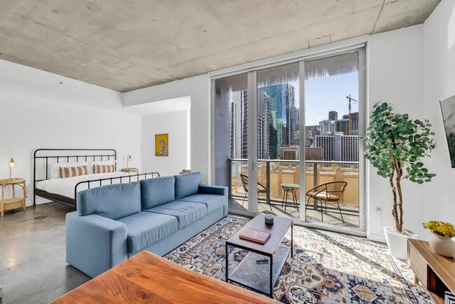 Building Photo - 245 SE 1st St Unit ID1255517P