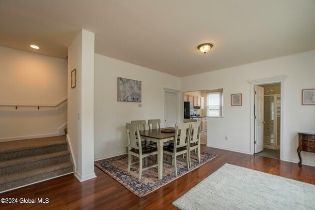 Photo - 39 Walton St