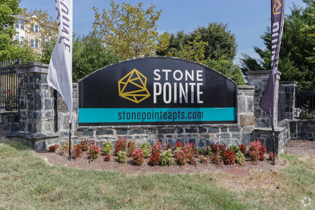 Sign - Stone Pointe Apartments