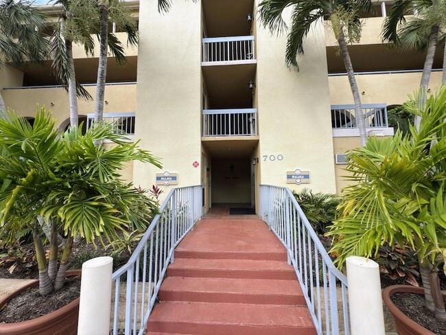 Photo - 700 Uno Lago Dr Unit 305