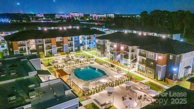 Building Photo - 1035 Strensall Ln Unit B1