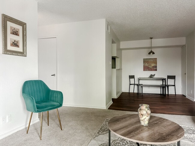 Building Photo - 1071 Clayton Ln Unit SI ID1256859P