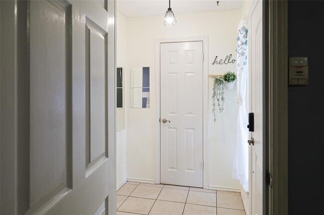 Photo - 8705 Clearbrook Trail Unit B