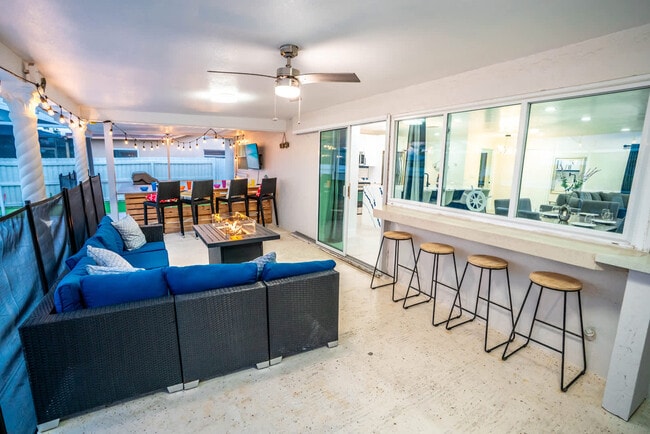 Photo - 6518 Solitaire Palm Way Unit ID1057359P