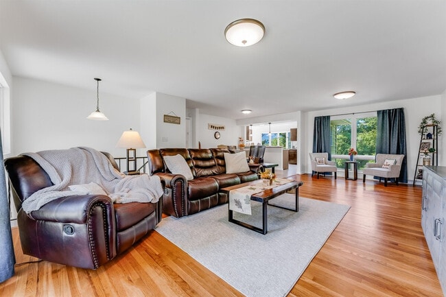 Photo - 521 Woodhaven Dr Unit ID1308987P