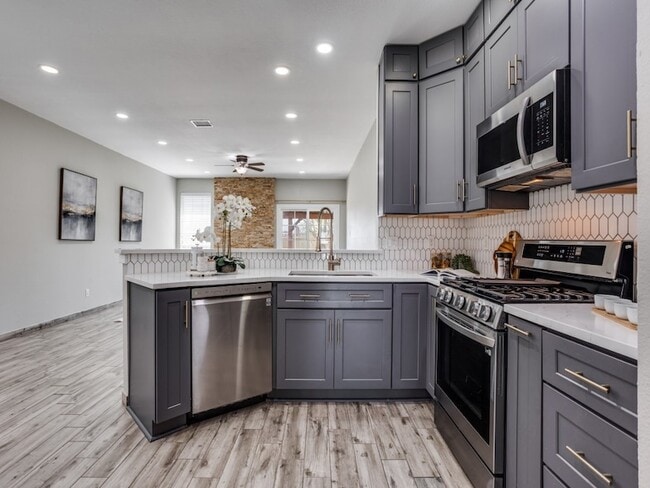 Photo - 220 Peach Tree Dr