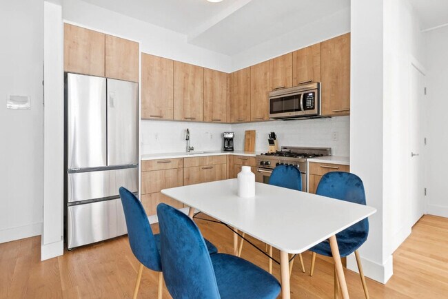 Photo - 517 W 45th St Unit ID1224962P