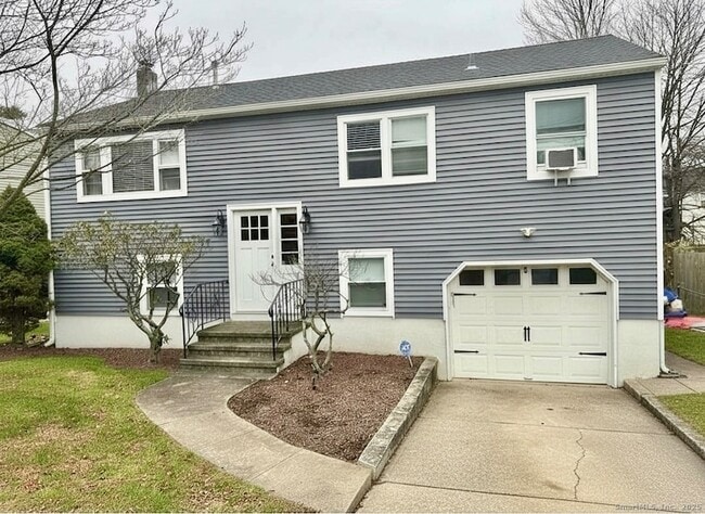 Building Photo - 3 Donna Dr