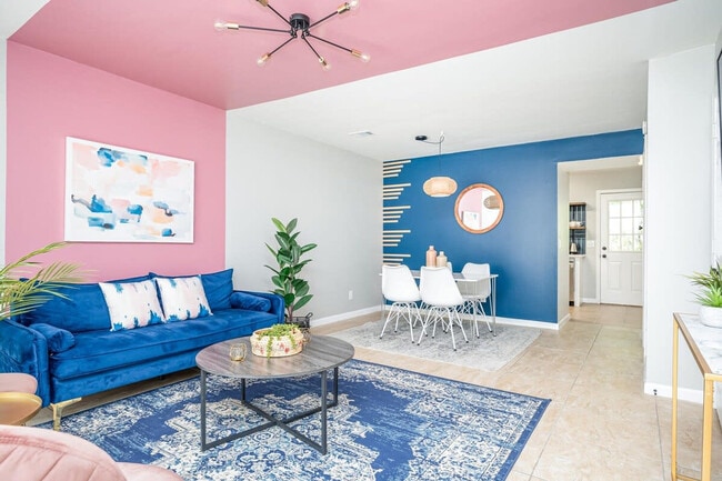 Building Photo - 1267 Sweet Pine Dr Unit ID1299378P