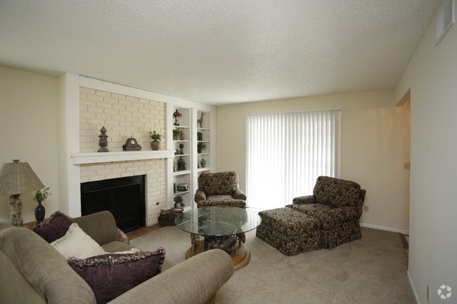 1BR, 1BA - 775 SF - Tanglewood Apartments