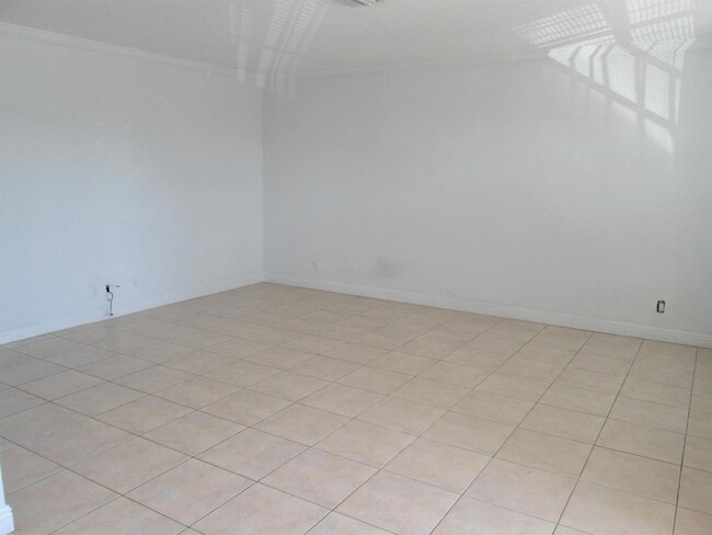 Photo - 405 N Cypress Dr Unit 5