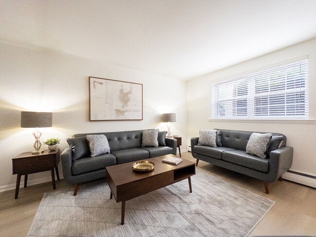 Photo - College Arms Apartments