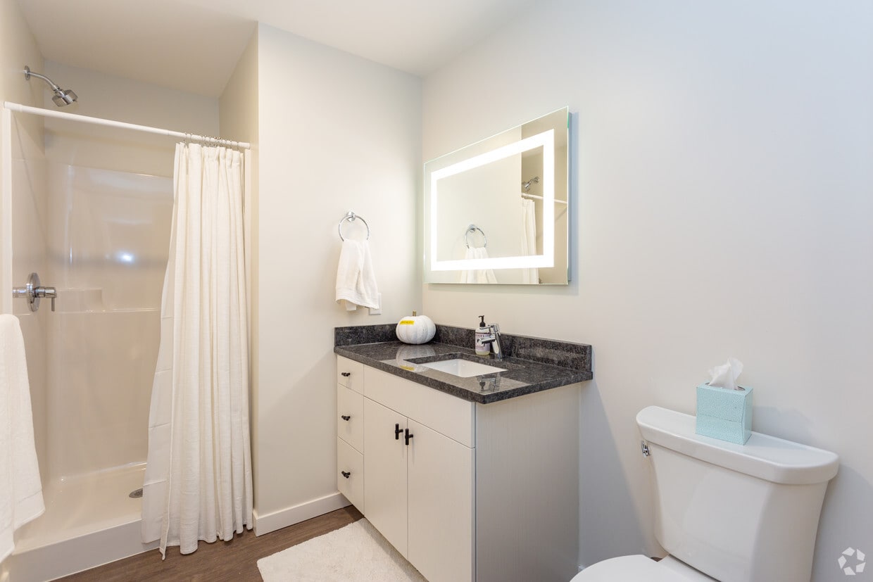 Floor Plan - O-121 | One Bed | Piazza View