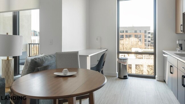 Photo - 1007 S Mint St Unit 722