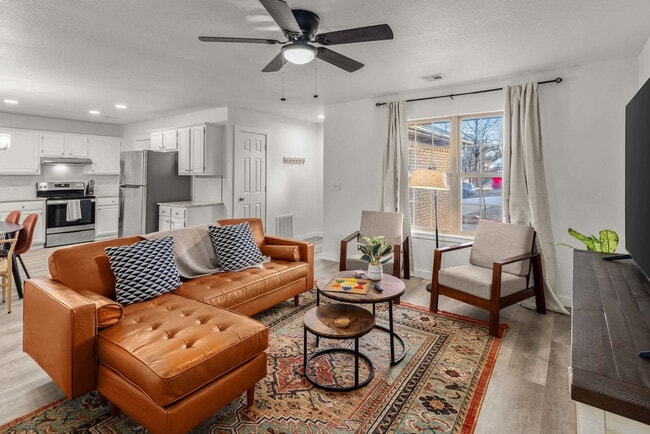 Building Photo - 1 Iris Way Unit ID1241306P