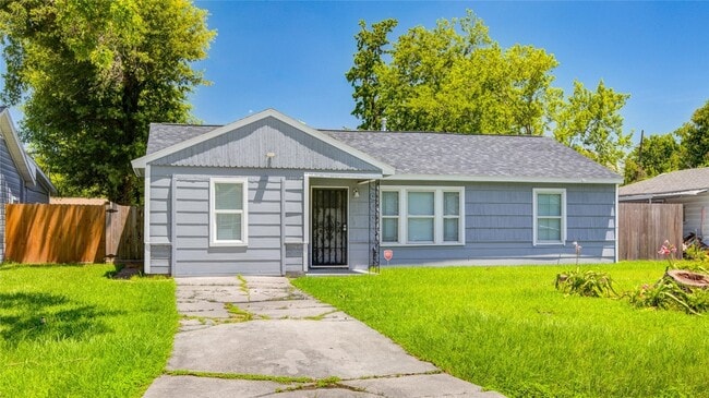 Photo - 8921 Oak Knoll Ln