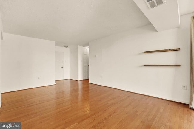 Photo - 4500 S Four Mile Run Dr Unit 304