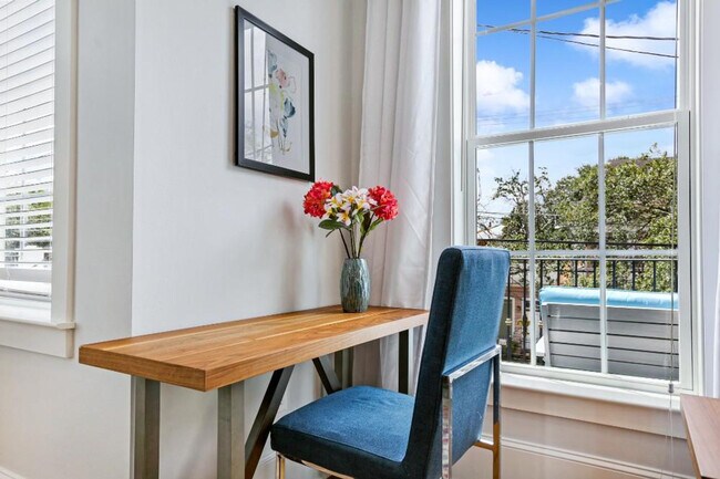 Photo - 1212 Carondelet St Unit ID1269967P