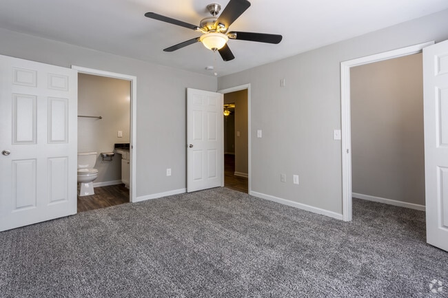 2BR, 2BA - 1200 SF - Creekside Apartments