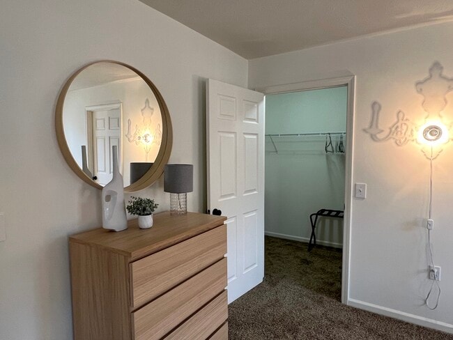 Photo - Summit Knolls Apartments and Townhomes