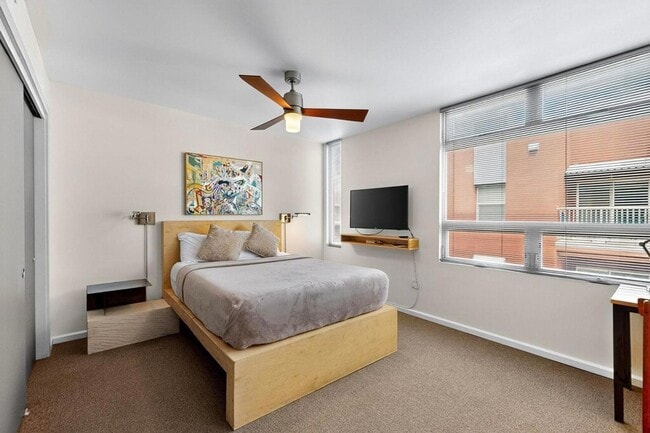 Photo - 343 Platinum St SW