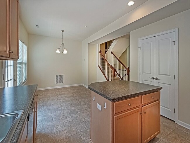 Photo - 627 Edison Dr