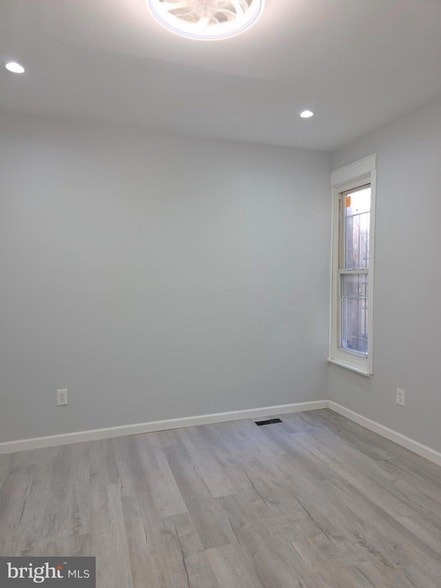 Photo - 5354 Woodland Ave