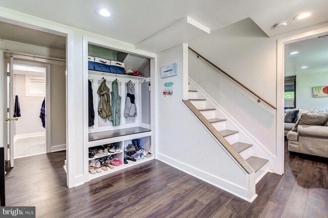 Photo - 7806 Jansen Dr