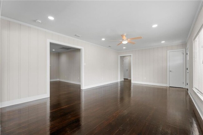 Photo - 2762 Hillcrest Rd