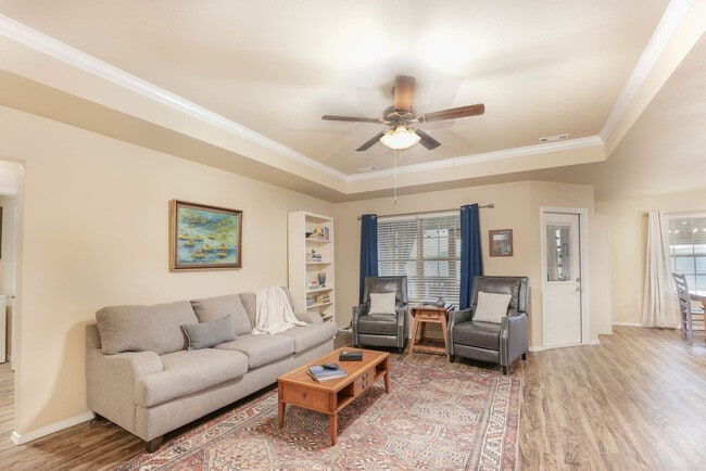 Photo - 817 Brook St Unit ID1241327P