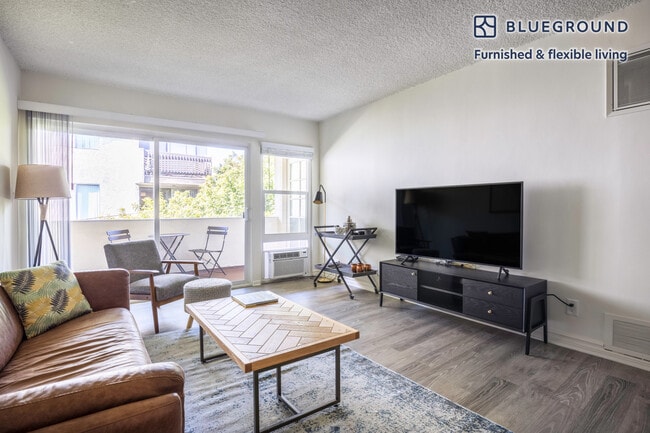 Photo - 219 S Barrington Ave Unit SI FL3-ID340