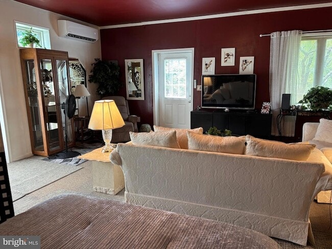 Photo - 579 Leeland Rd