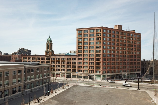 Photo - Spectra at Sibley Square