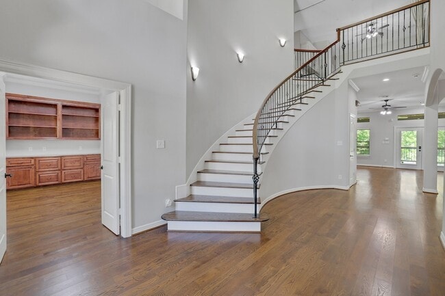Photo - 270 Lake Grove Dr