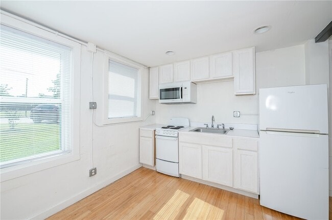 Photo - 206 S Sims Ave