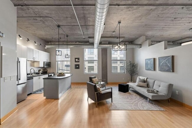 Building Photo - 918 N 3rd St
