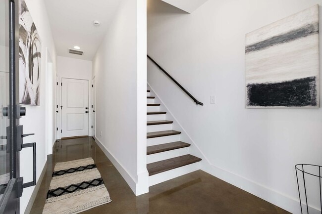 Photo - 1806 Lischey Ave Unit 2