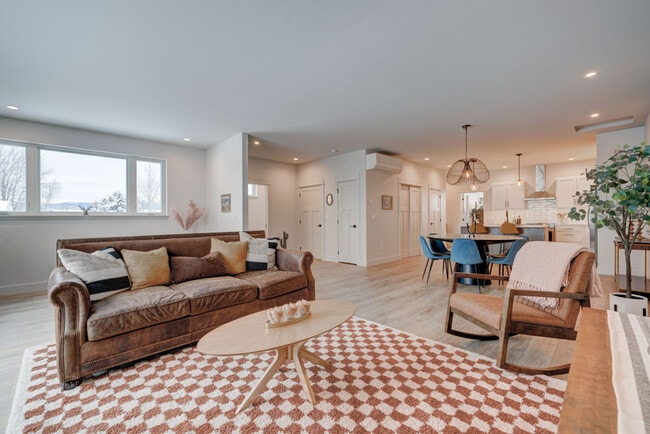 Building Photo - 605 E Bryant St Unit ID1292392P