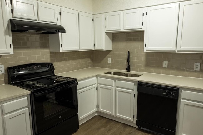 Photo - College Hill Flats