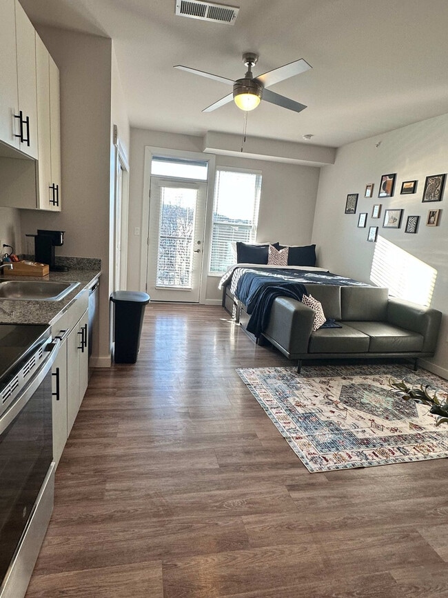 Building Photo - 2746 Central Pkwy Unit FL4-ID1261722P