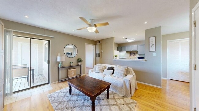 Photo - 1901 Holleman Dr W Unit 412