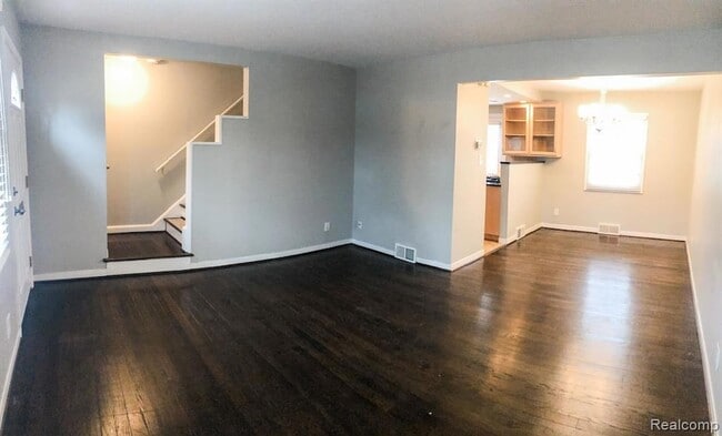 Photo - 721 N Eton St