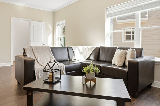 Building Photo - 205 Tiliwa Ct Unit ID1356302P