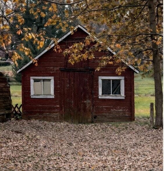 Photo - 460 Lasher Rd