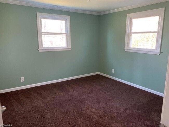 Photo - 1509 E Commerce Ave